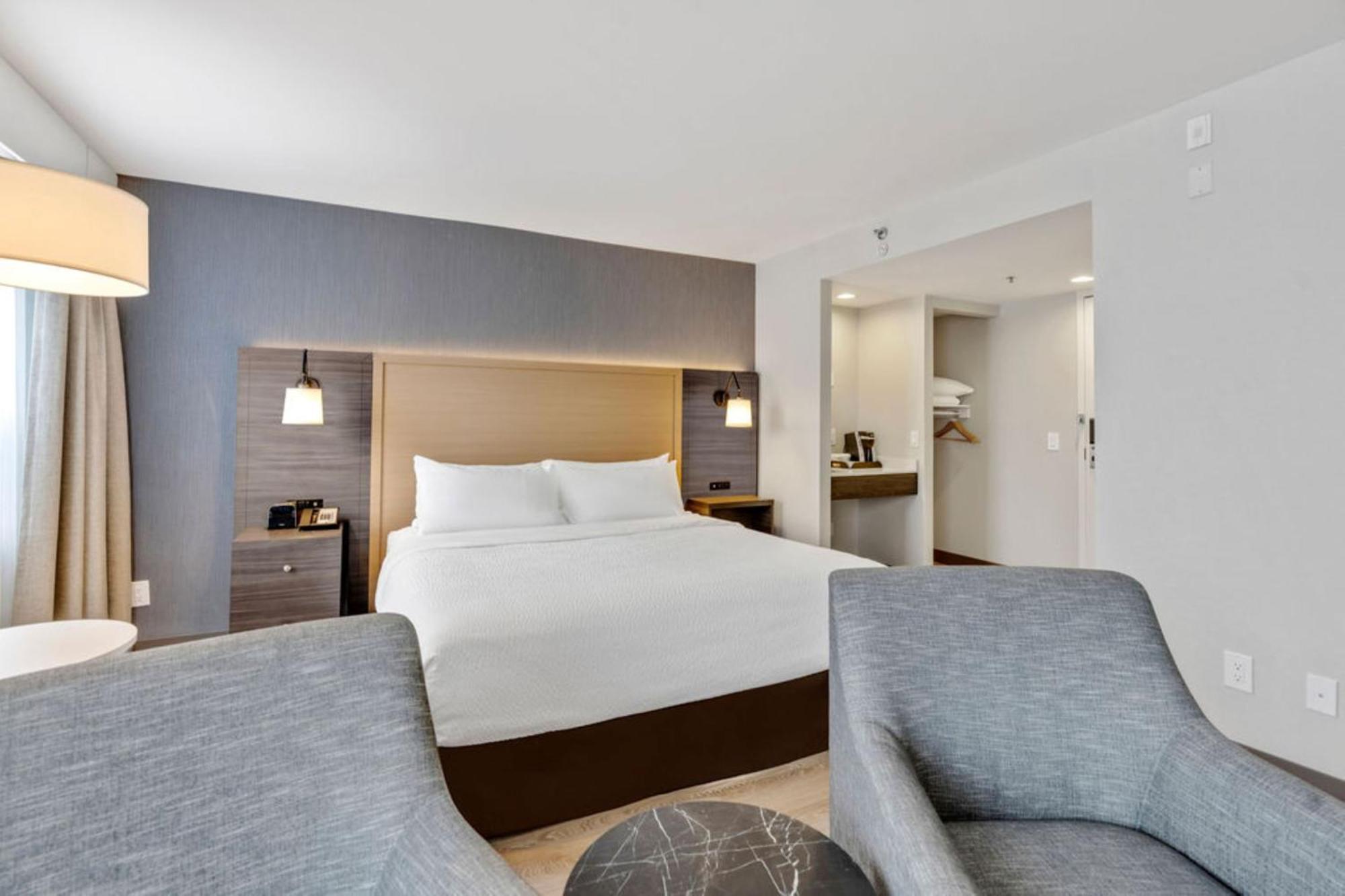 Holiday Inn & Suites Ottawa Kanata By Ihg Экстерьер фото