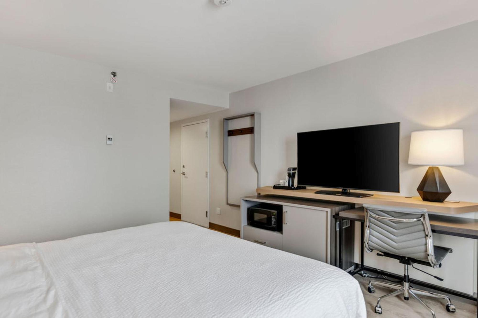 Holiday Inn & Suites Ottawa Kanata By Ihg Экстерьер фото