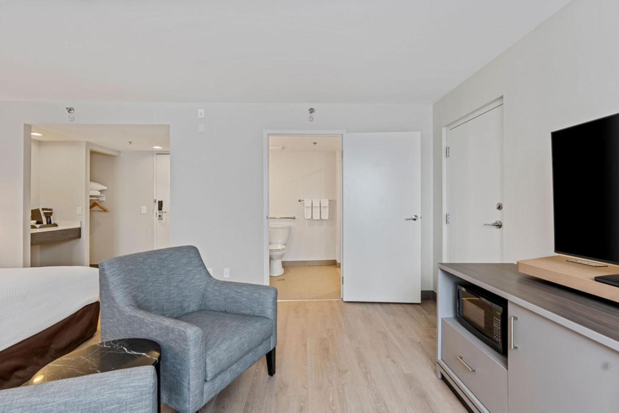 Holiday Inn & Suites Ottawa Kanata By Ihg Экстерьер фото